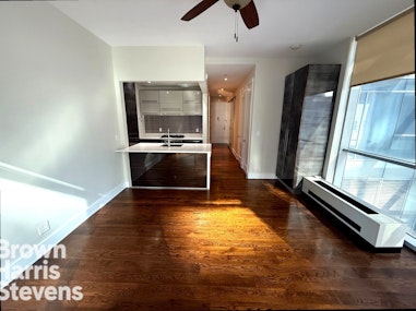 26 -26 Jackson Ave 304, Long Island City, Queens, NY - 1 Bedrooms  
1 Bathrooms  
3 Rooms - 