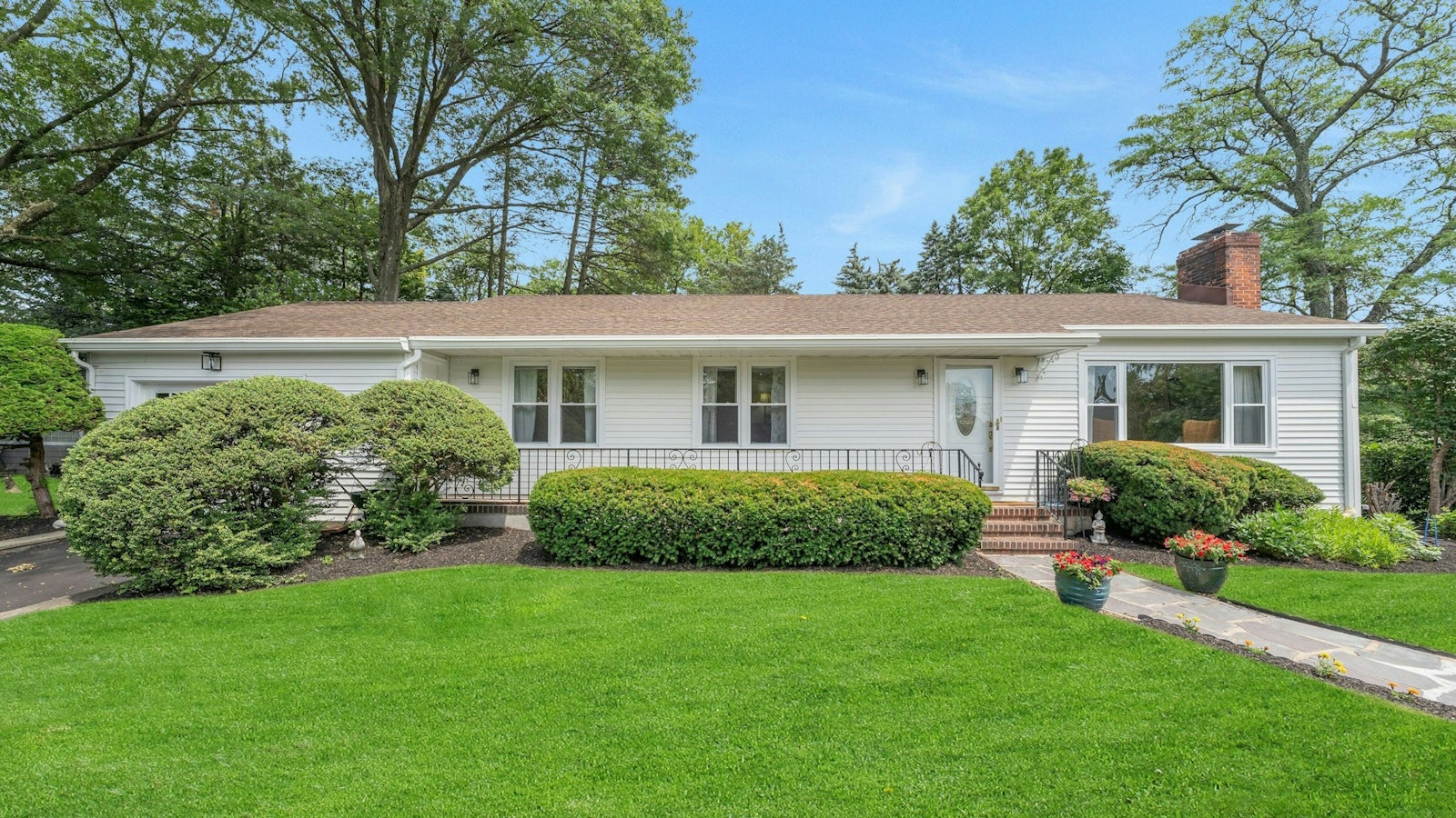 Photo 1 of 1614 Broad Street, Bloomfield, New Jersey, $625,000, Web #: 23510667