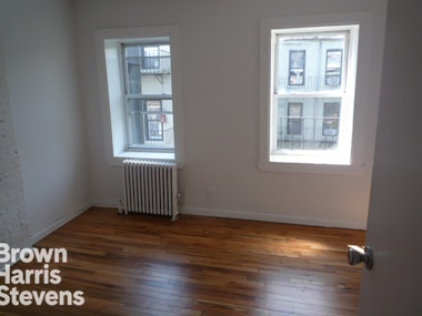 Rental Property at 412 East 9th Street 3, East Village, NYC - Bedrooms: 2 
Bathrooms: 1 
Rooms: 4  - $4,495 MO.