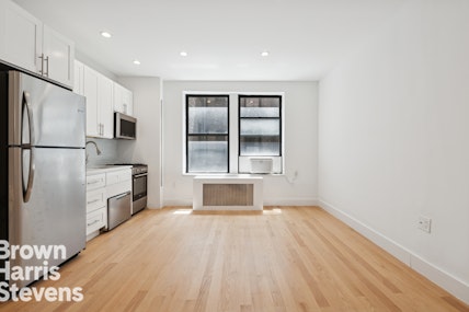 750 Riverside Drive 3B, Upper Manhattan, NYC - 1 Bedrooms  
1 Bathrooms  
3 Rooms - 