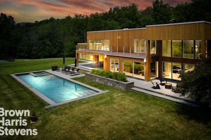 33 Ford Road, Old Chatham, New York - 6 Bedrooms  
4.5 Bathrooms  
12 Rooms - 