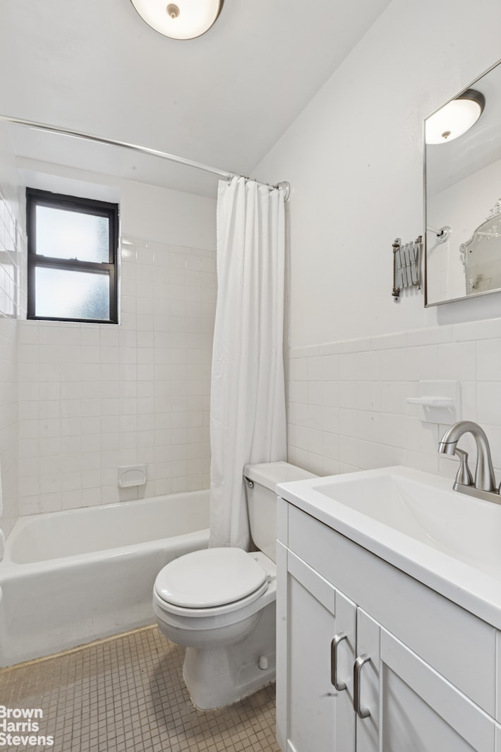 464 West 51st Street 3E Clinton New York NY 10019