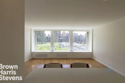 Rental Property at 300 East 33rd Street 7P, Kips Bay, NYC - Bedrooms: 2 
Bathrooms: 1 
Rooms: 4  - $4,600 MO.