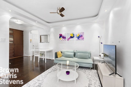 300 West 53rd Street 6A, Midtown West, NYC - 1 Bathrooms  
2 Rooms - 