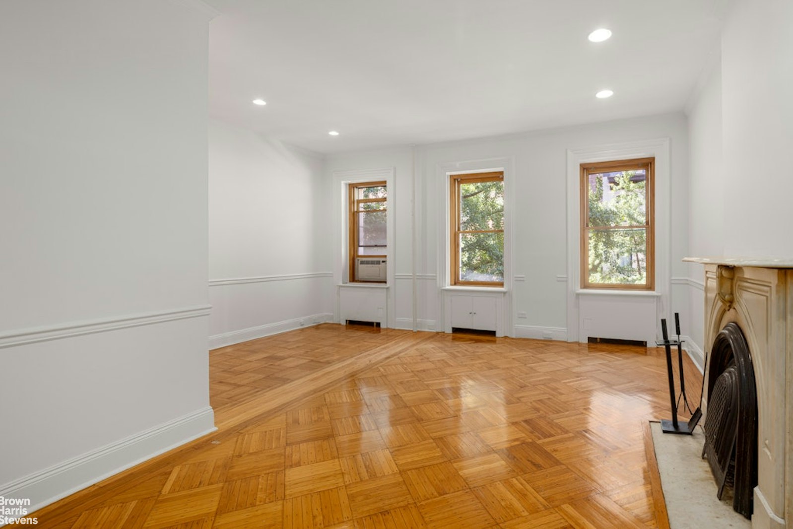 Photo 1 of 423 East 50th Street 2, Midtown East, NYC, $5,000, Web #: 23513829