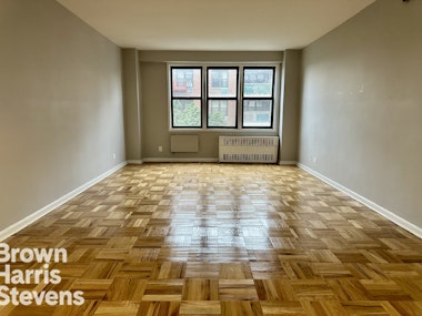 37-31 73rd Street 5T, Jackson Heights, Queens, NY - 1 Bedrooms  
1 Bathrooms  
3 Rooms - 