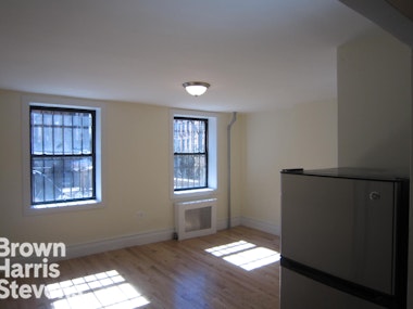 Rental Property at Joralemon Street, Brooklyn Heights, Brooklyn, NY - Bathrooms: 1 
Rooms: 2  - $3,300 MO.
