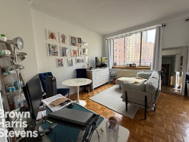 350 East 82nd Street 7F, Upper East Side, NYC - 1 Bedrooms  
1 Bathrooms  
2.5 Rooms - 
