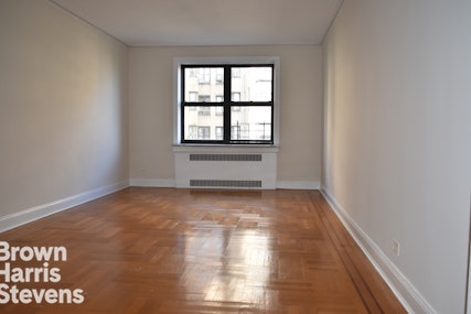 802 West 190th Street 4B, Upper Manhattan, NYC - 2 Bedrooms  
1.5 Bathrooms  
4 Rooms - 