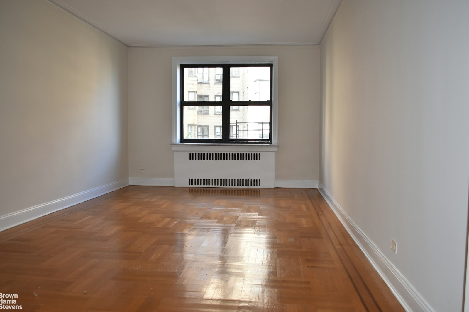 Photo 1 of 802 West 190th Street 4B, Washington Heights, NYC, $3,900, Web #: 23523782
