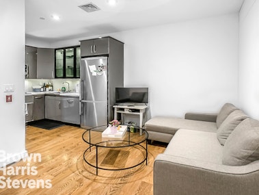 210 East 35th Street 5A, Kips Bay, NYC - 2 Bedrooms  
1 Bathrooms  
4 Rooms - 