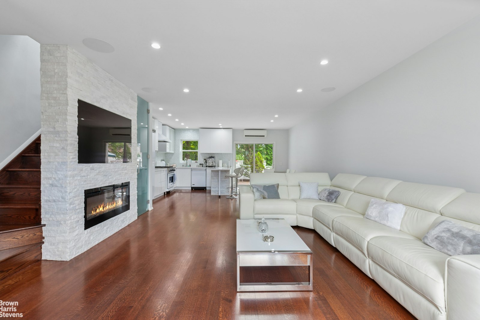 82-15 Penelope Avenue Middle Village Queens NY 11379
