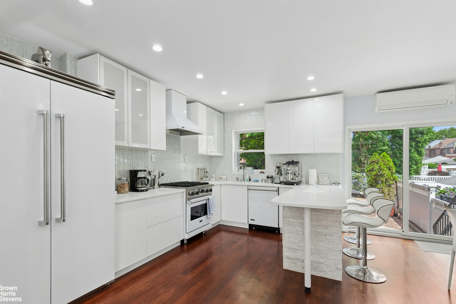 82-15 Penelope Avenue Middle Village Queens NY 11379
