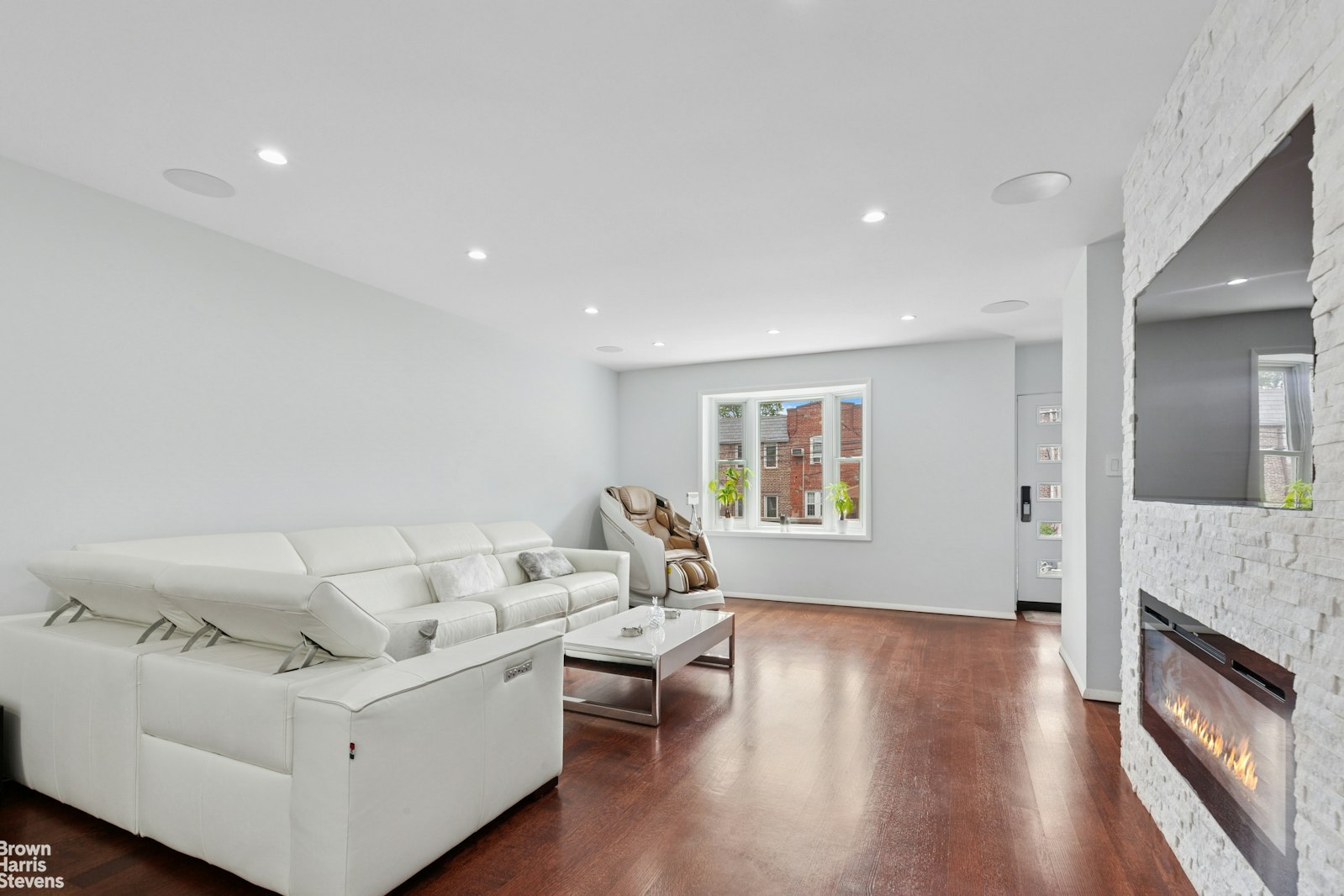 82-15 Penelope Avenue Middle Village Queens NY 11379