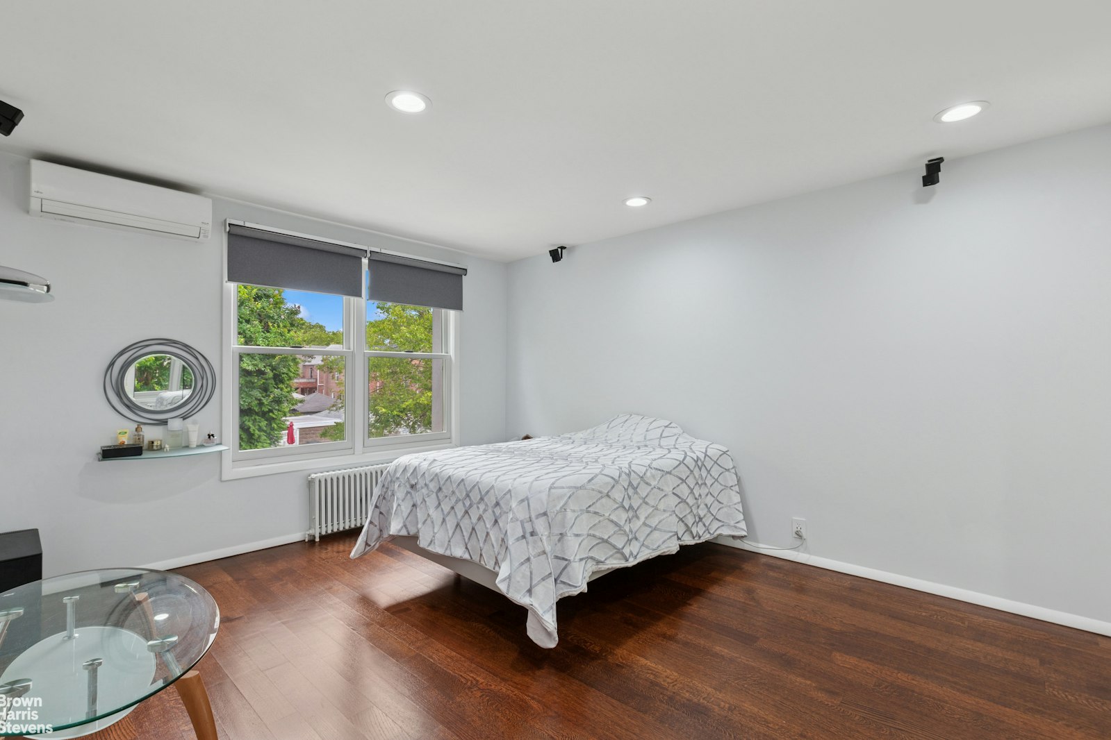 82-15 Penelope Avenue Middle Village Queens NY 11379