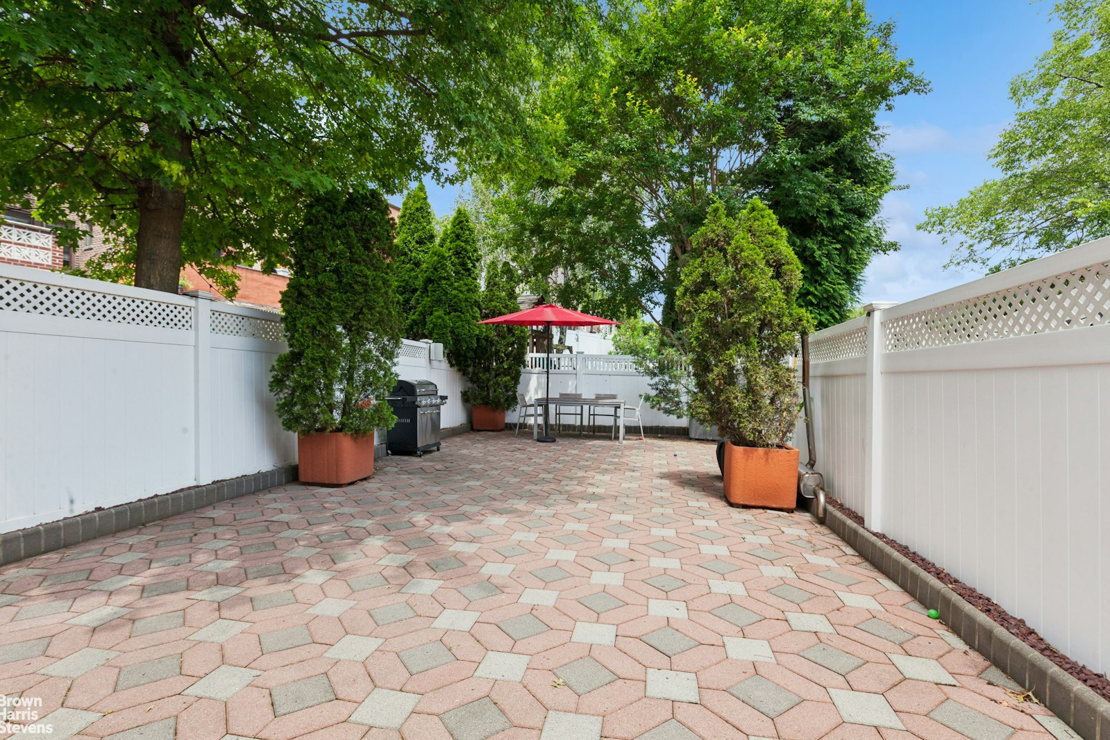 82-15 Penelope Avenue Middle Village Queens NY 11379