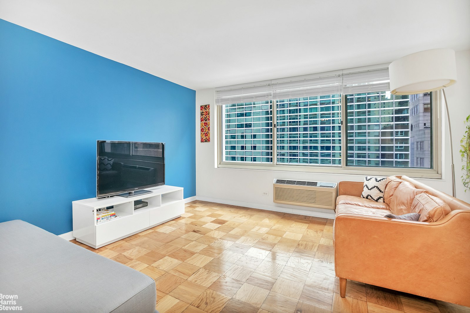 Photo 1 of 333 East 45th Street, Midtown East, NYC, $3,895, Web #: 23540777
