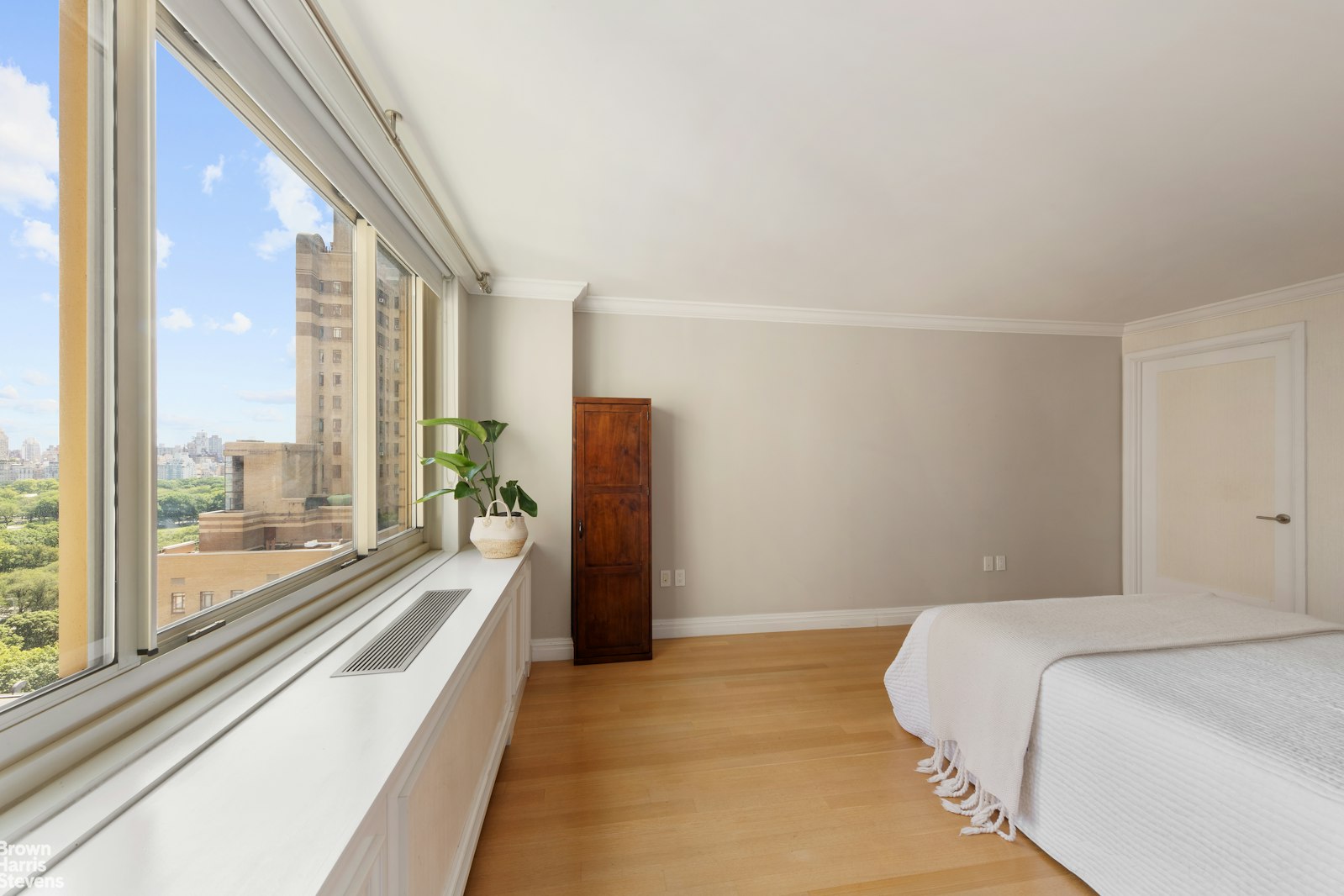 30 West 63rd Street 25AB Lincoln Square New York NY 10023