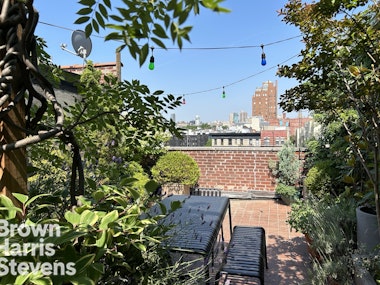 713 East 9th Street Phd, East Village, Downtown, NYC - 2 Bedrooms  
1 Bathrooms  
4 Rooms - 