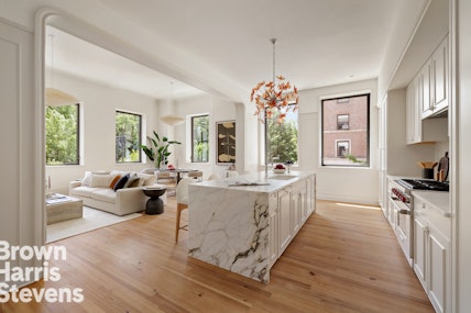 1 Prospect Park West, Park Slope, Brooklyn, New York - 3 Bedrooms  
2.5 Bathrooms  
6 Rooms - 