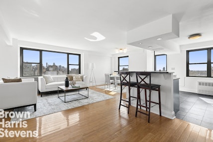 115 East 9th Street, East Village, Downtown, NYC - 2 Bedrooms  
2 Bathrooms  
4.5 Rooms - 