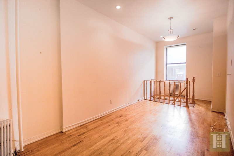 Photo 1 of 436 West 49th Street, Midtown West, NYC, $2,800, Web #: 796723