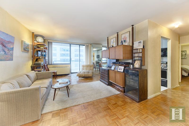 Photo 1 of 171 East 84th Street 4A, Upper East Side, NYC, $943,000, Web #: 9961857